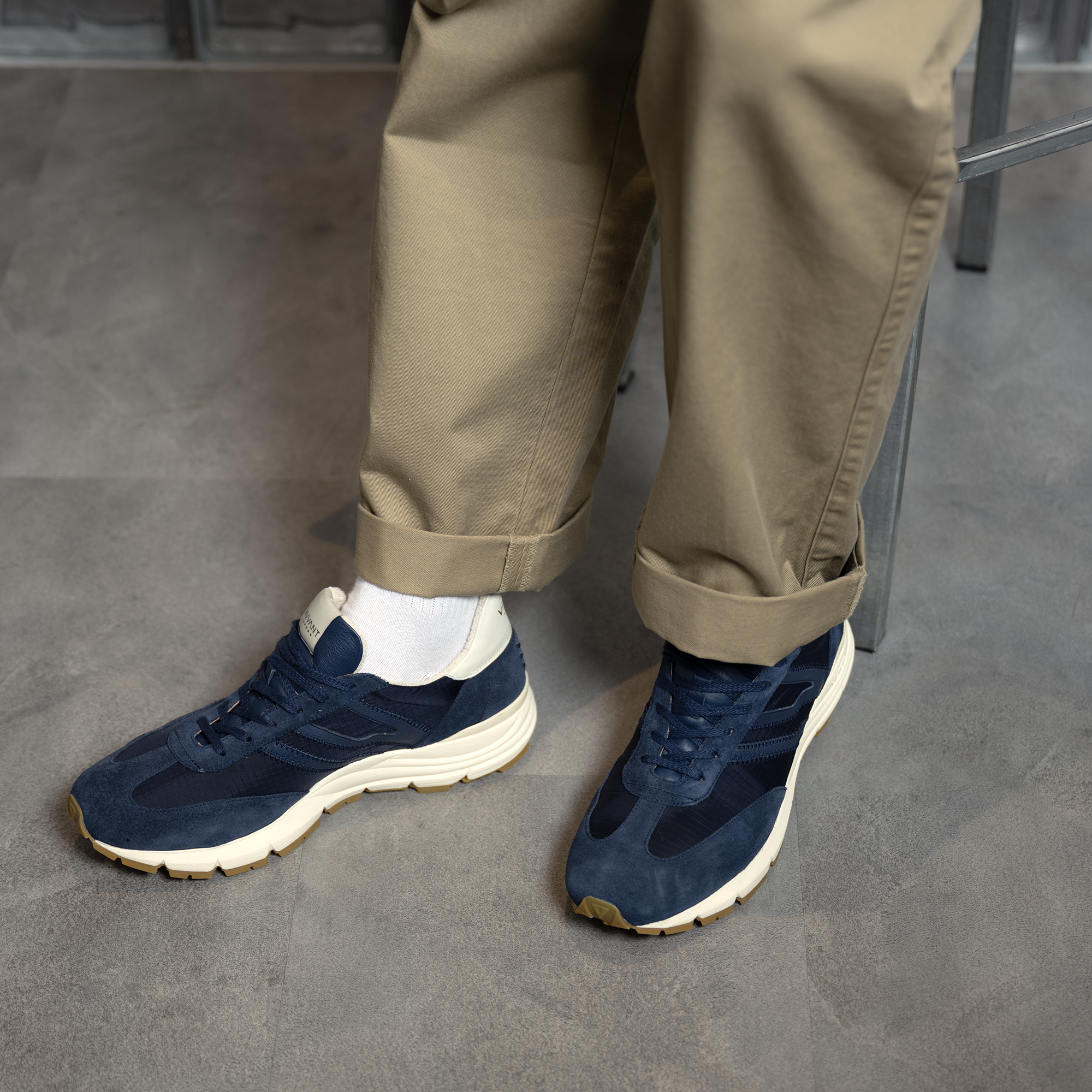 VIVVANT|Miles 1605 海軍藍運動鞋