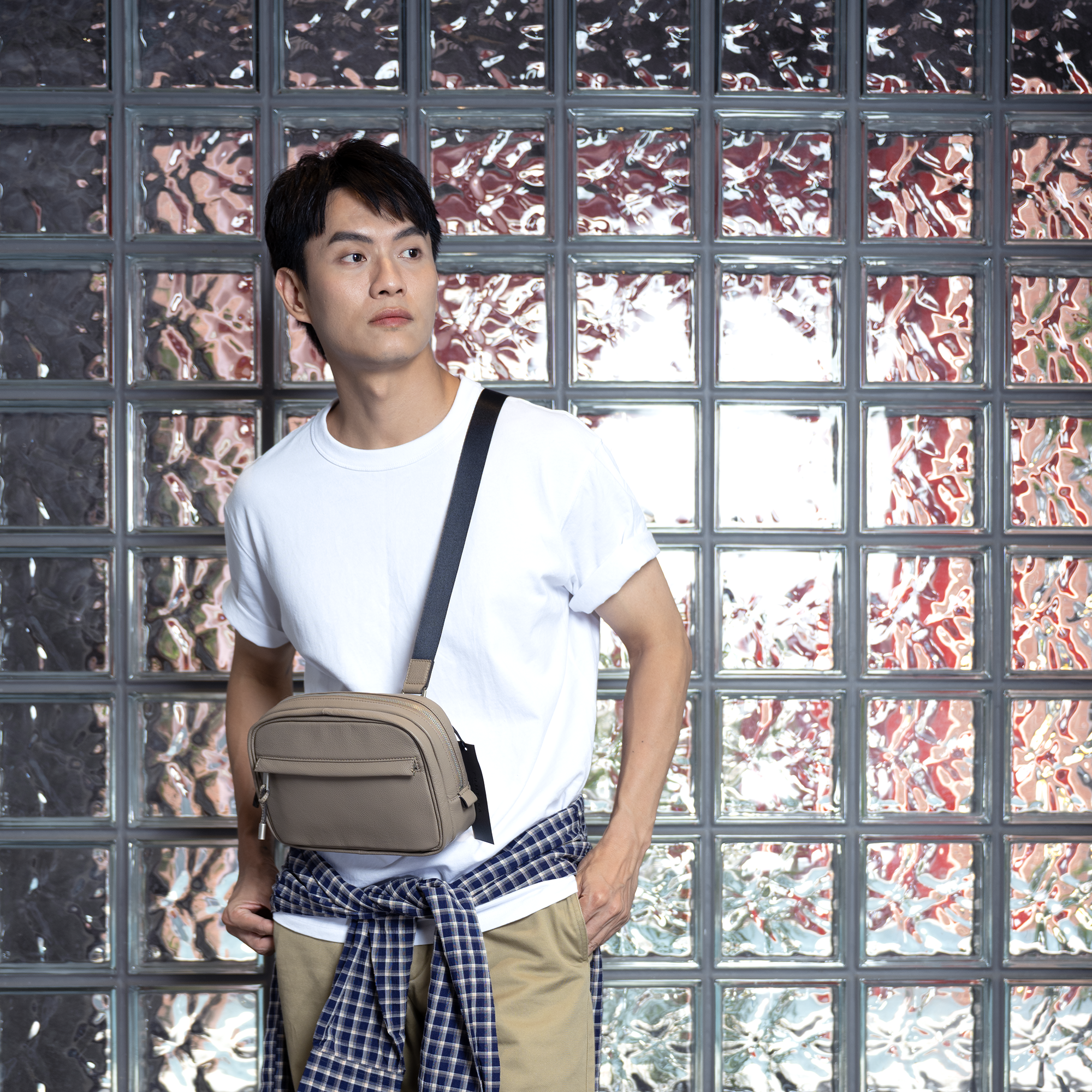 FUJITAKA|Pacchetto 隨身皮革小包 (卡其棕)