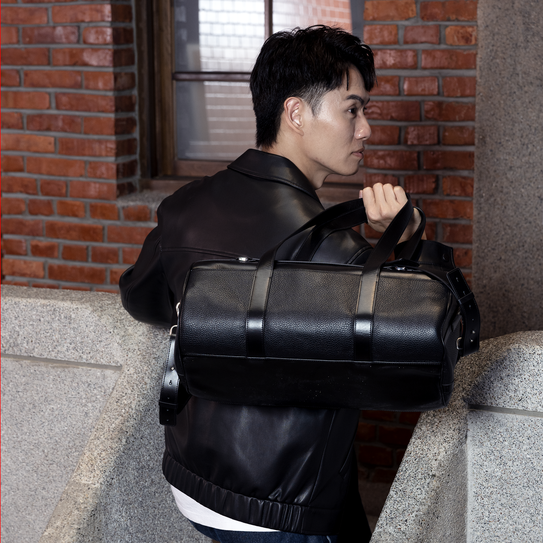 VIVVANT|On-My-Way 皮革輕旅袋 (黑)