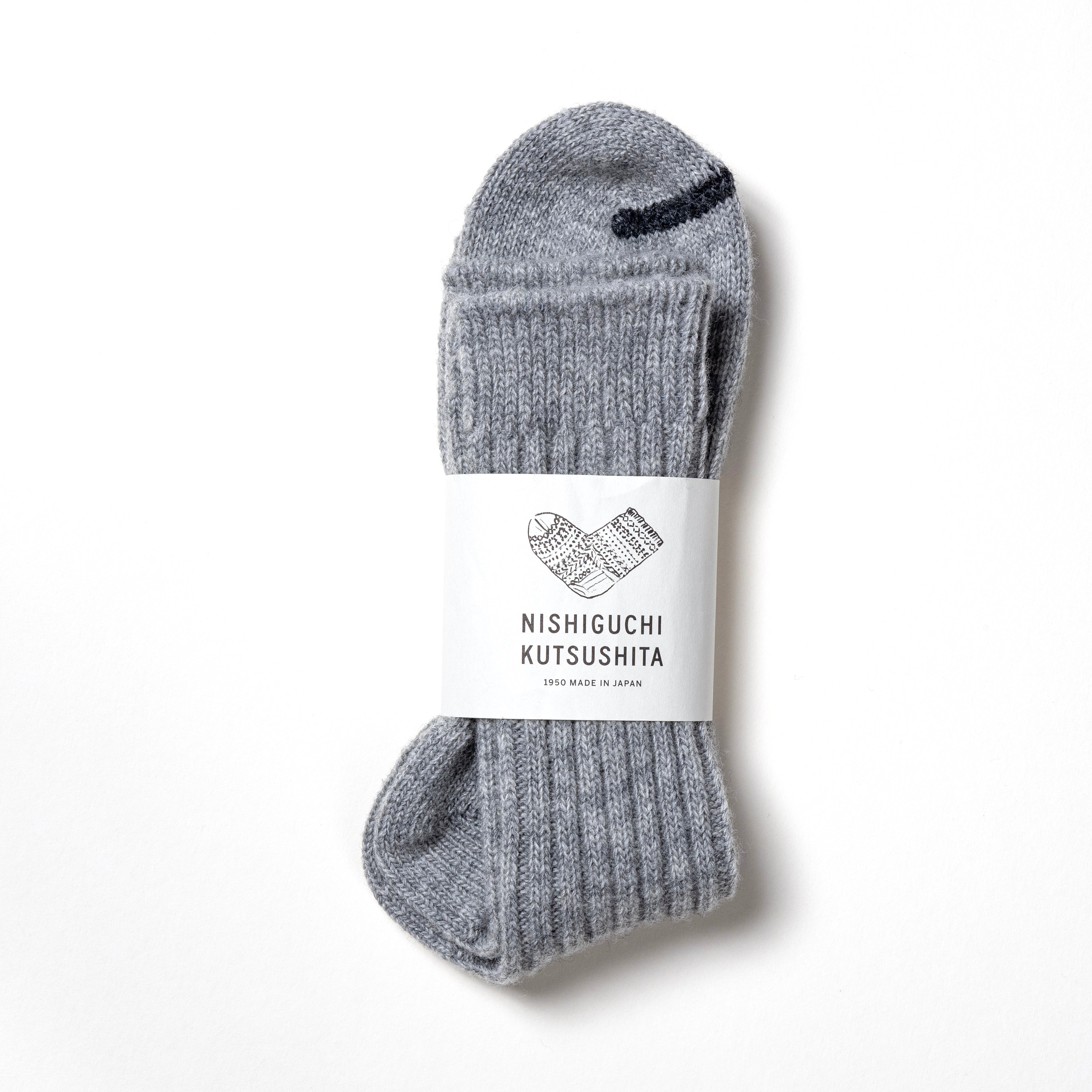 NISHIGUCHI KUTSUSHITA|Praha 羊毛羅紋中筒襪 (淺灰)