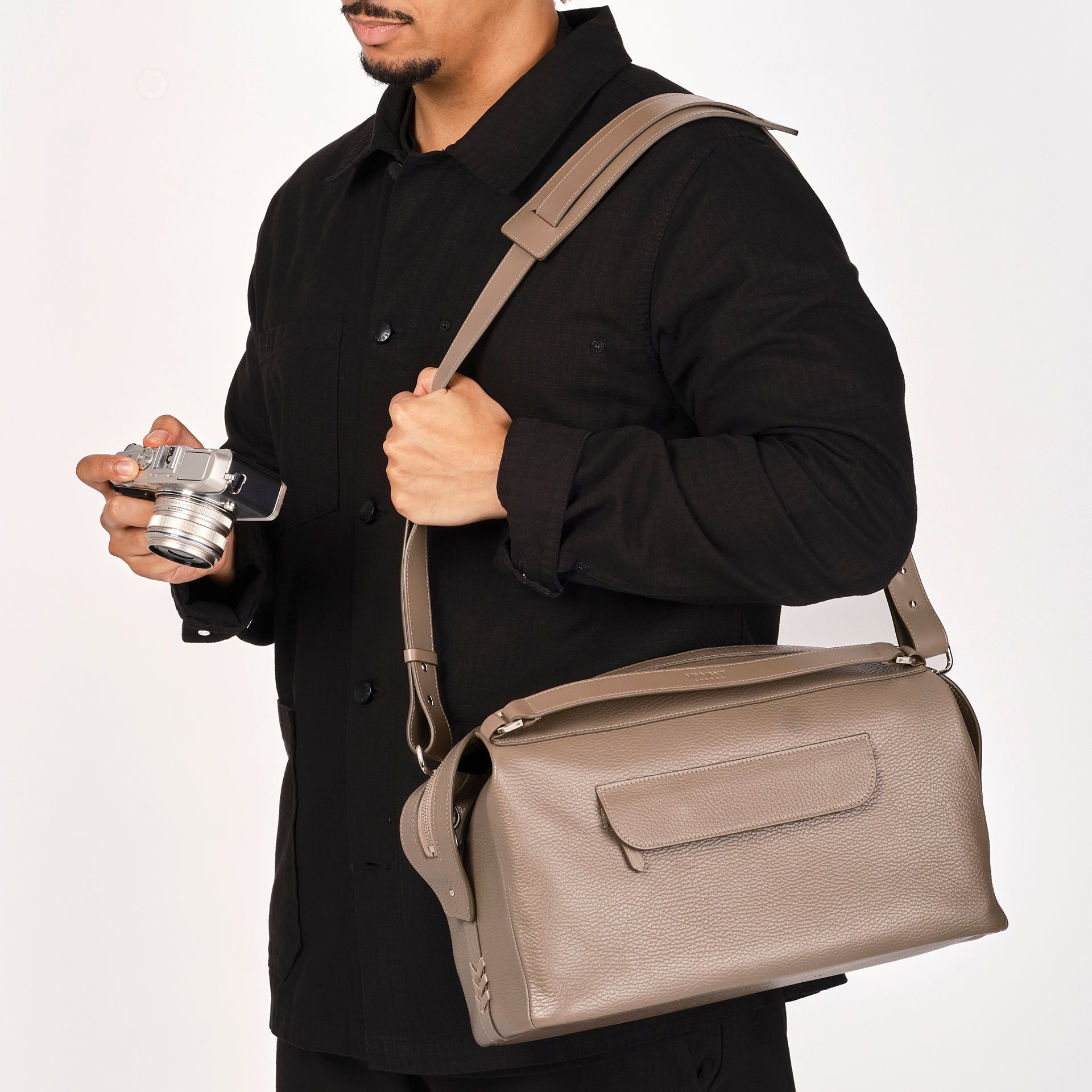 VIVVANT|Liberty 自由之風卡其棕皮革相機包