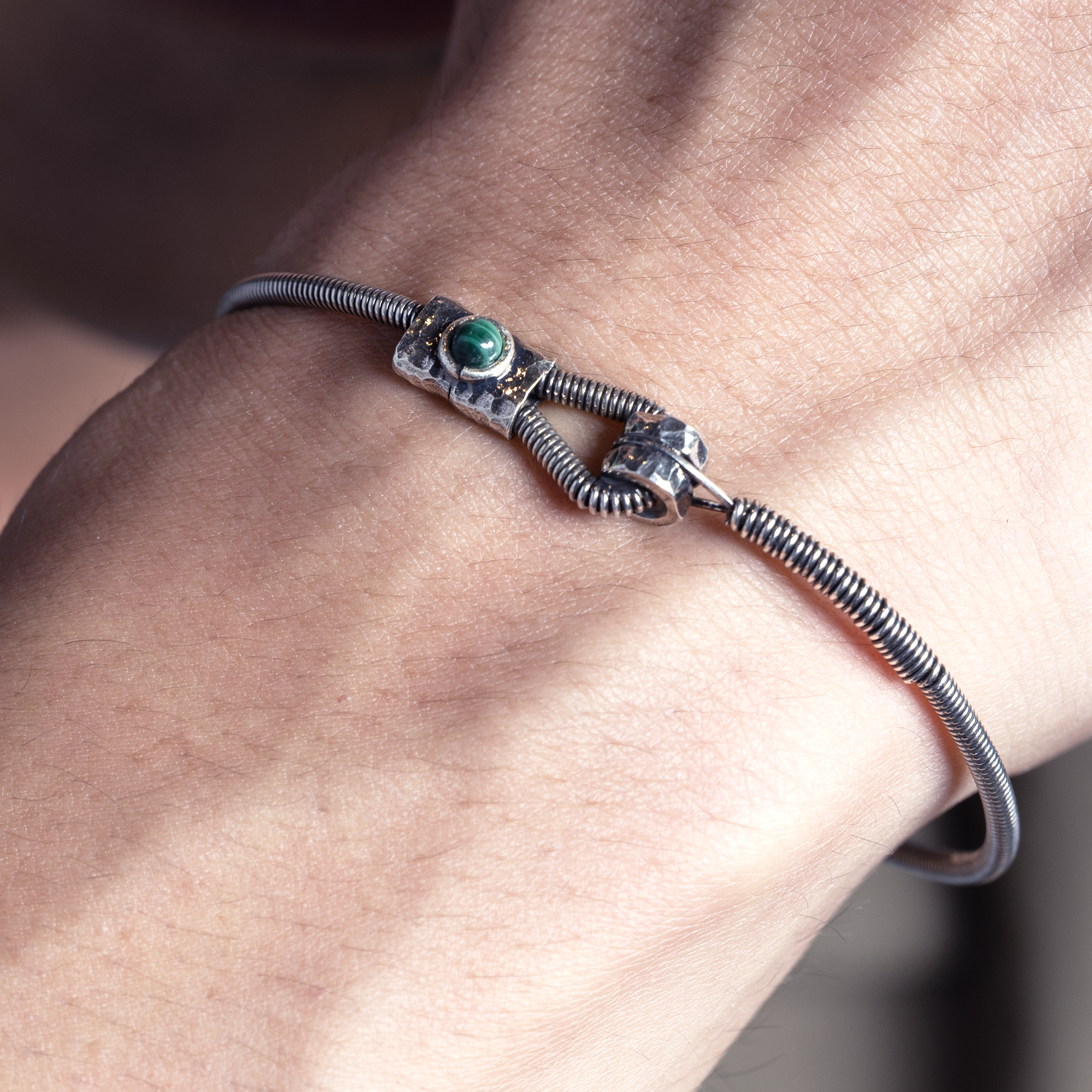 SING A SONG|一弦一念 金屬手鍊 (孔雀石)