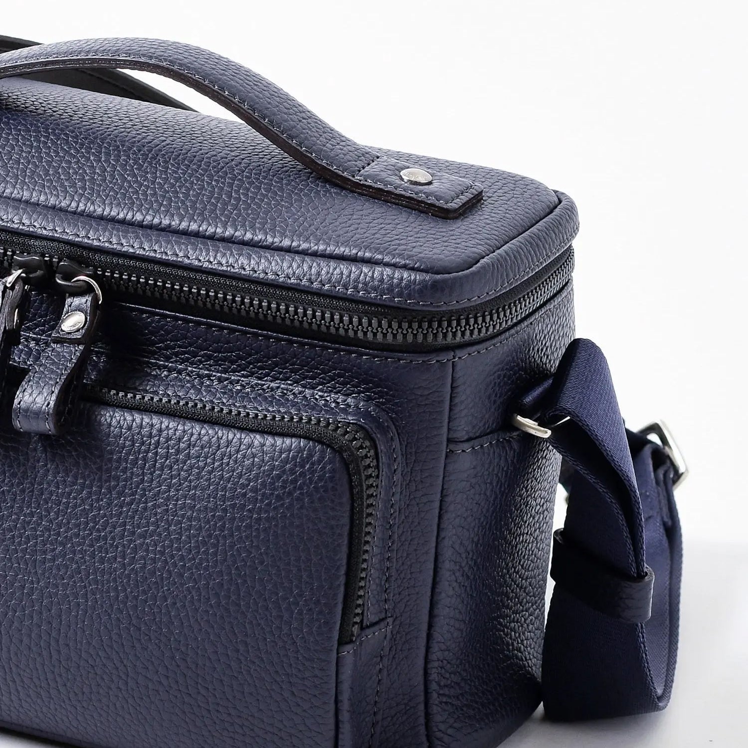 FUJITAKA|瀨尾浩司 箱型相機包 (深藍)