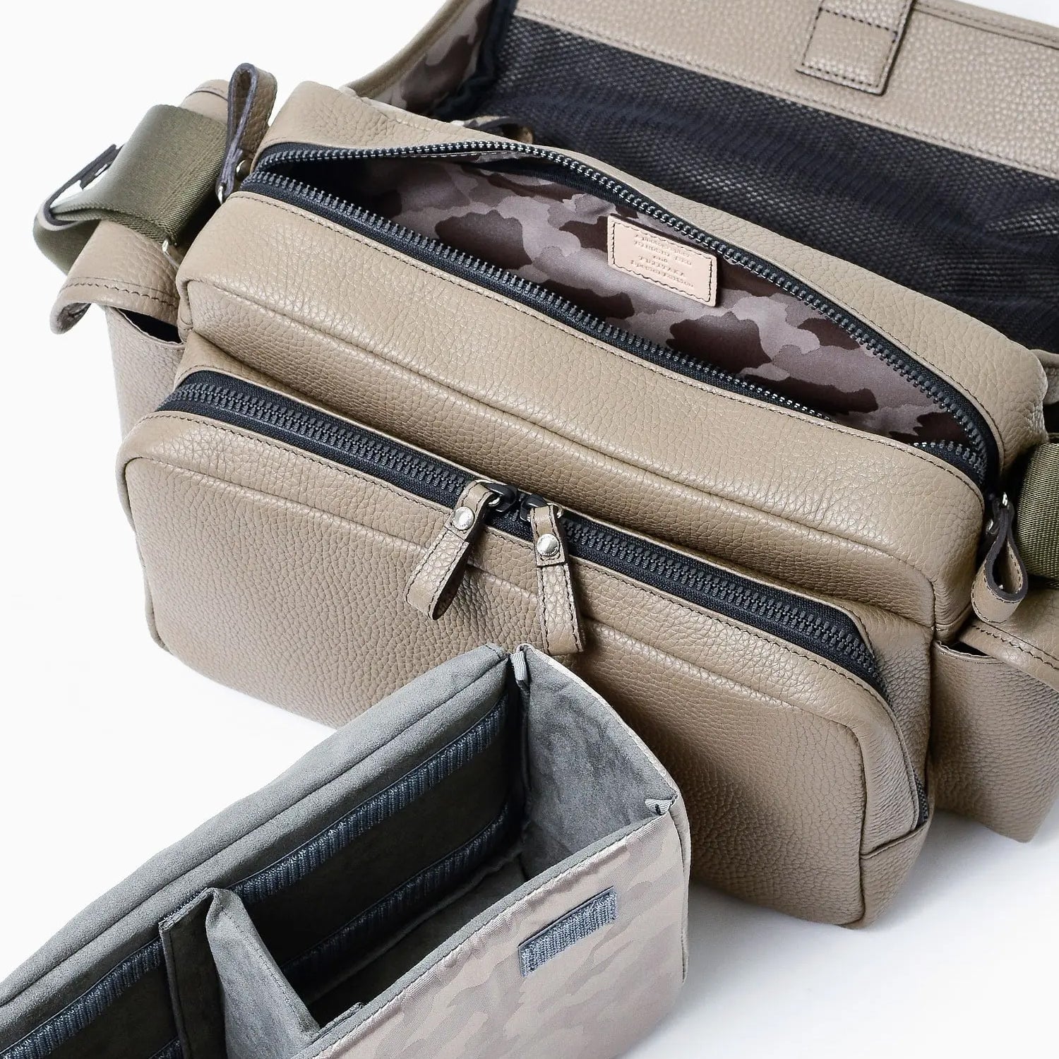 FUJITAKA|瀨尾浩司 翻蓋相機包 (卡其棕)