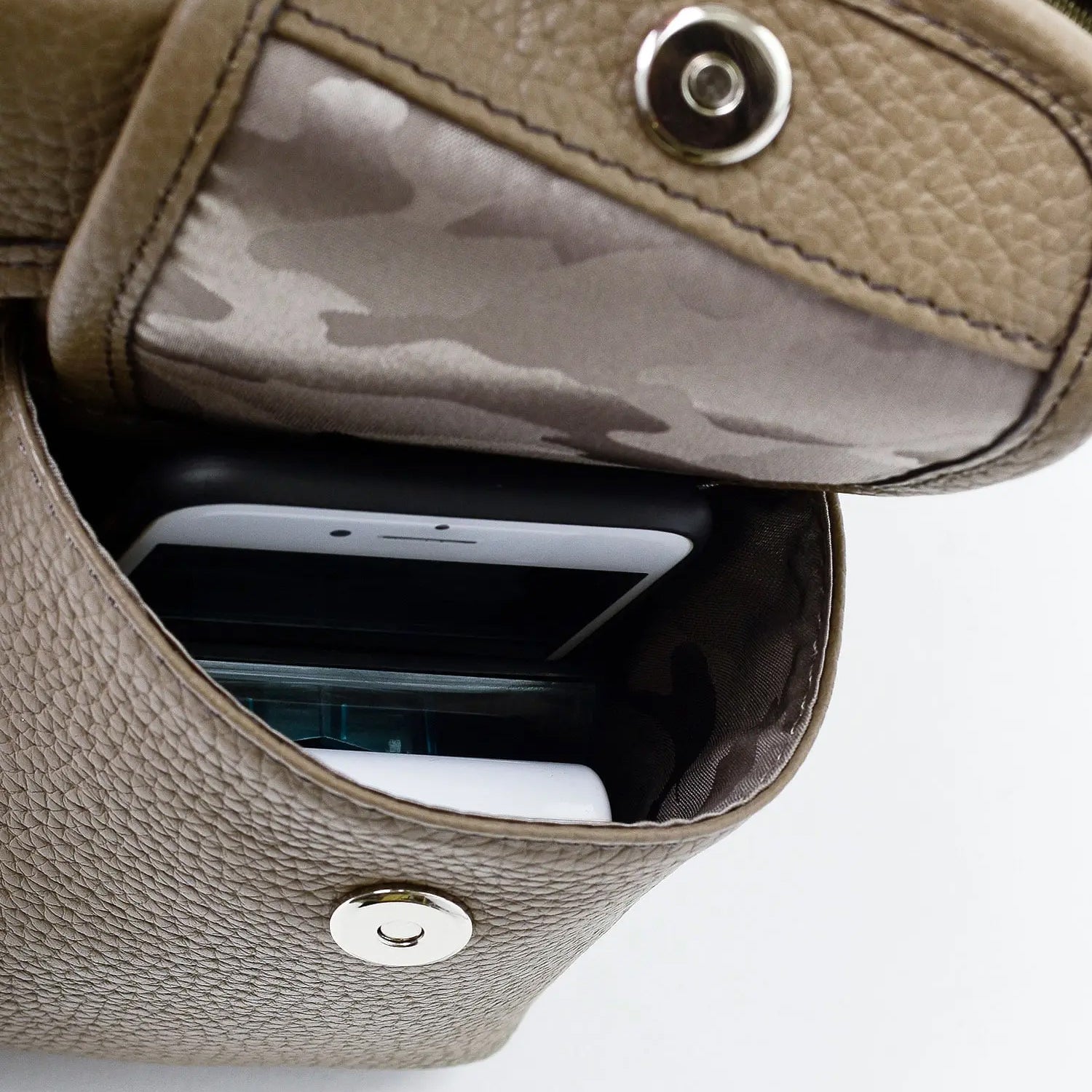 FUJITAKA|瀨尾浩司 翻蓋相機包 (卡其棕)