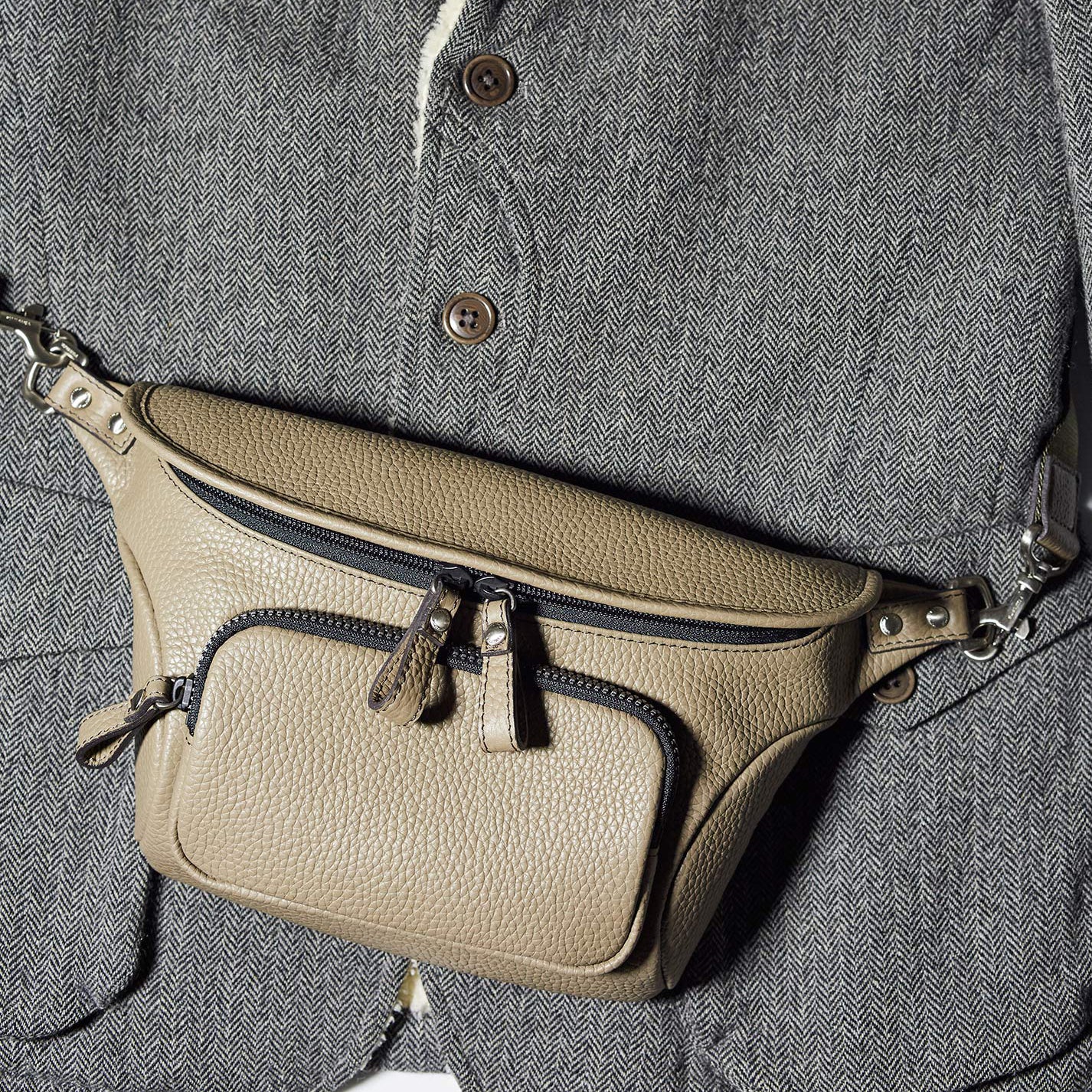 FUJITAKA|瀨尾浩司 旅行皮革腰包 (卡其棕)