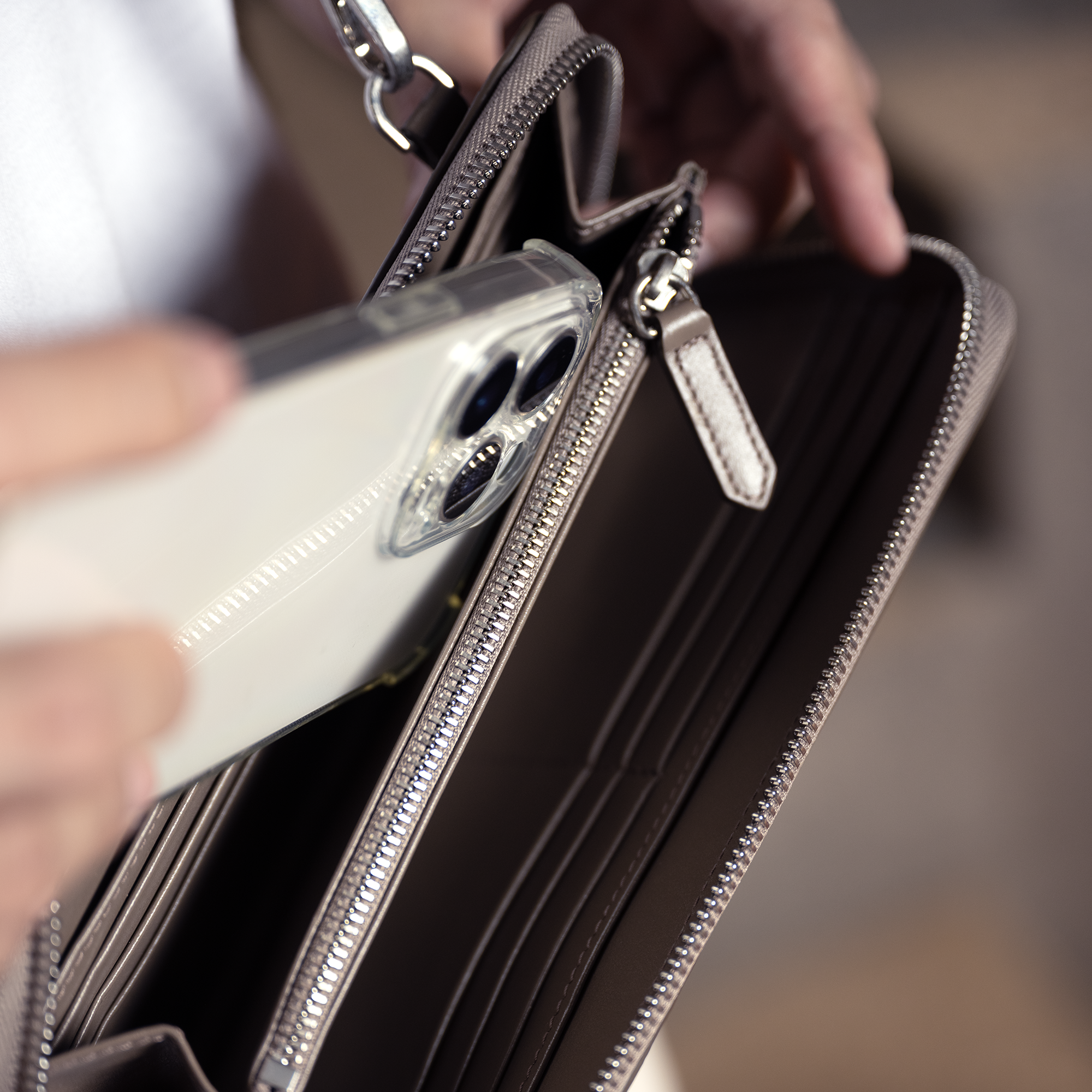 VIVVANT｜隨行手機長夾 (卡其棕)