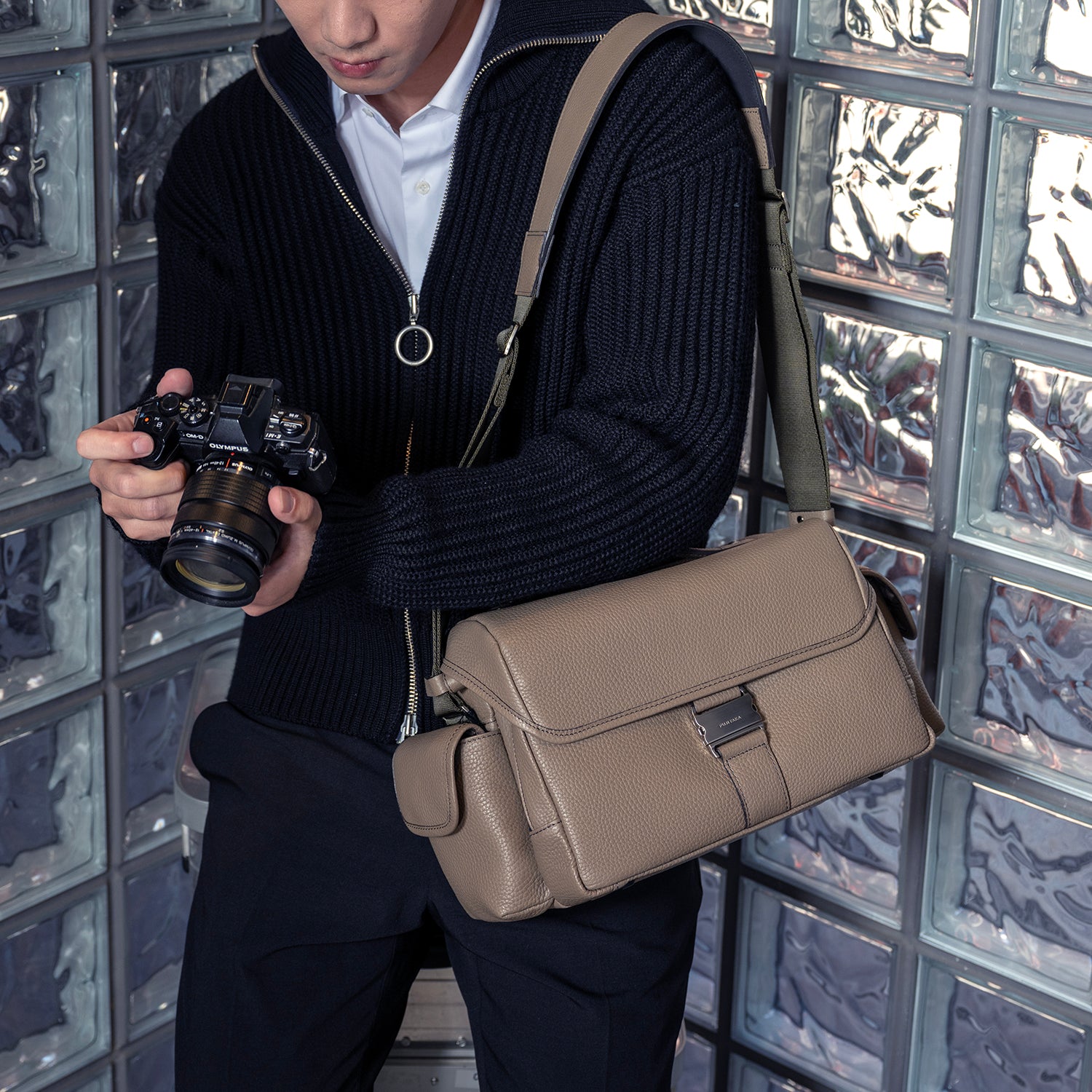 FUJITAKA｜瀨尾浩司 翻蓋相機包 (卡其棕)