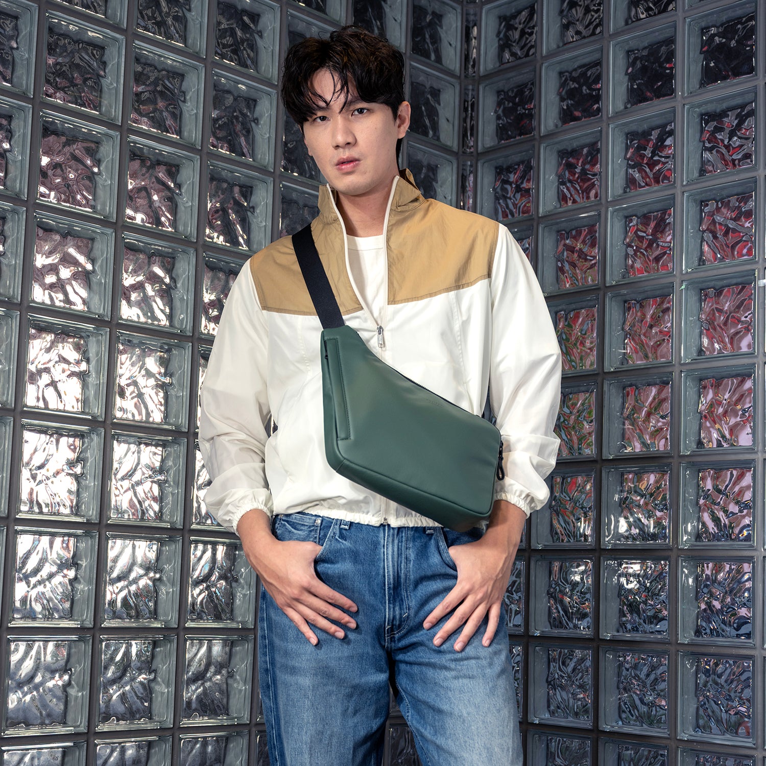 FUJITAKA｜Locus 皮革不規則肩背包 (深綠)