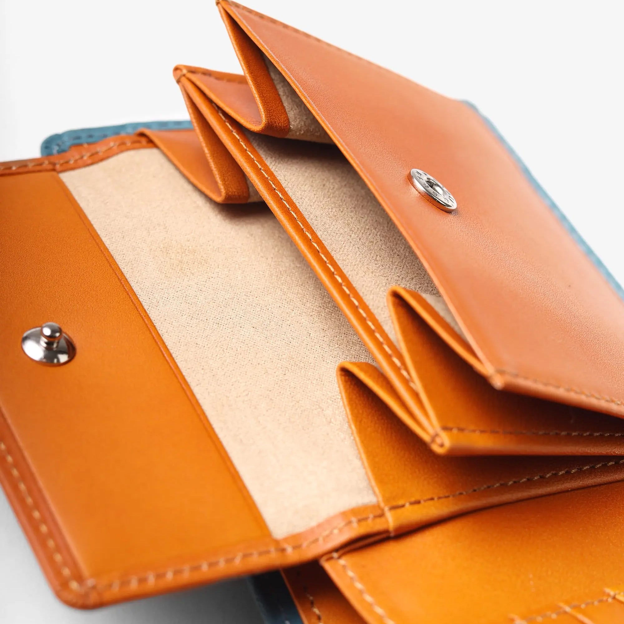 FUJITAKA｜Mousse 對摺短夾 (天空藍）