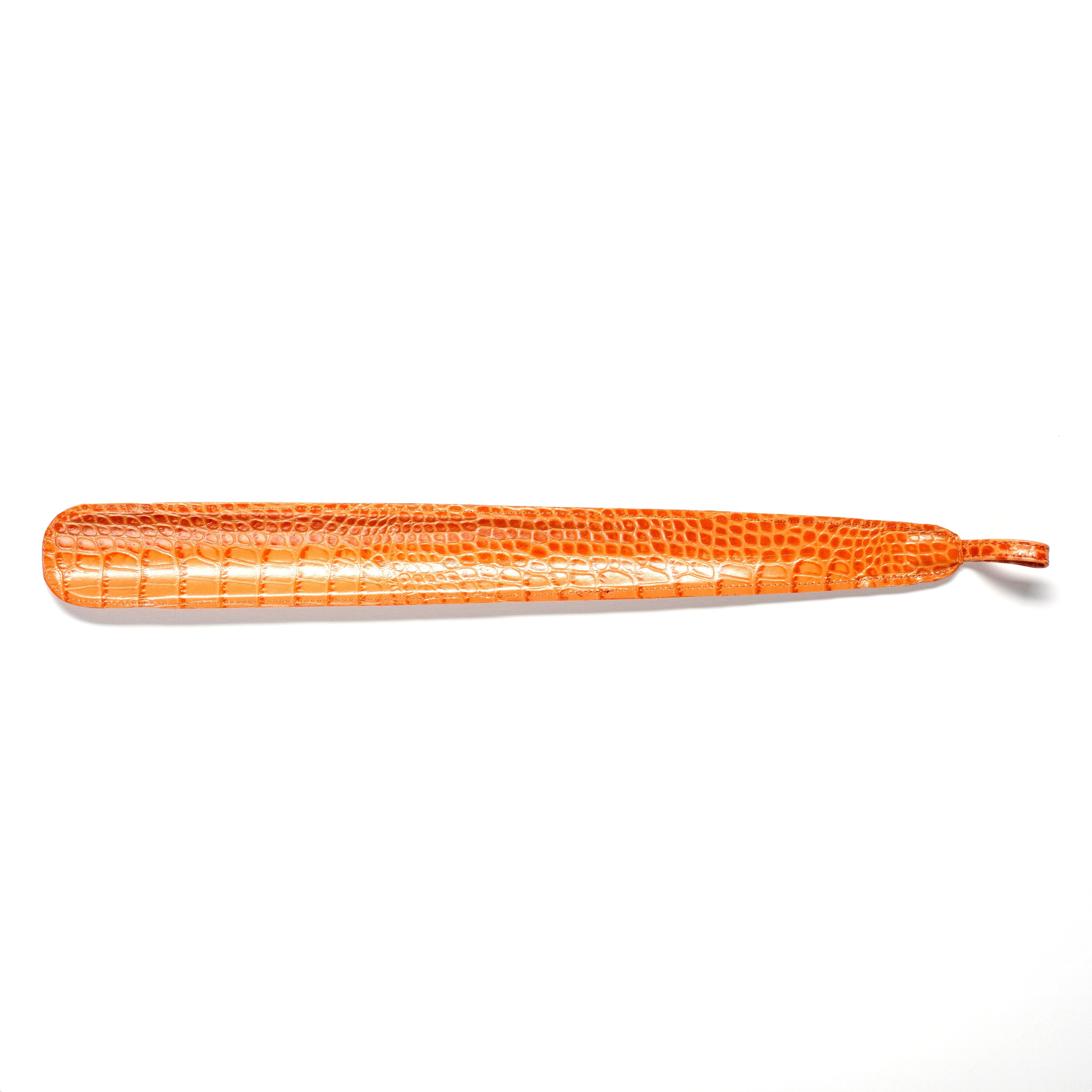 Utile4｜鱷魚壓紋皮革長鞋把 (橘色）