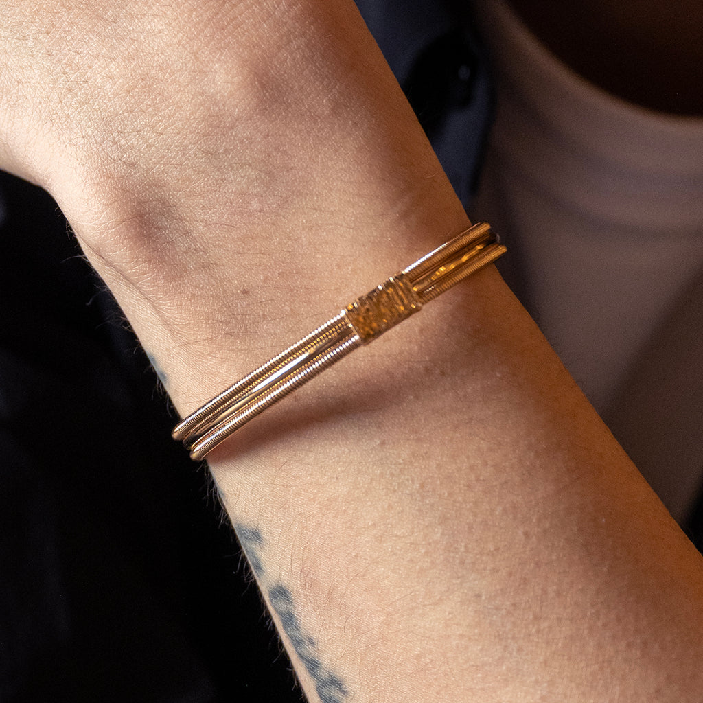 SING A SONG｜一弦一念 Trio 金屬手鐲 (金)