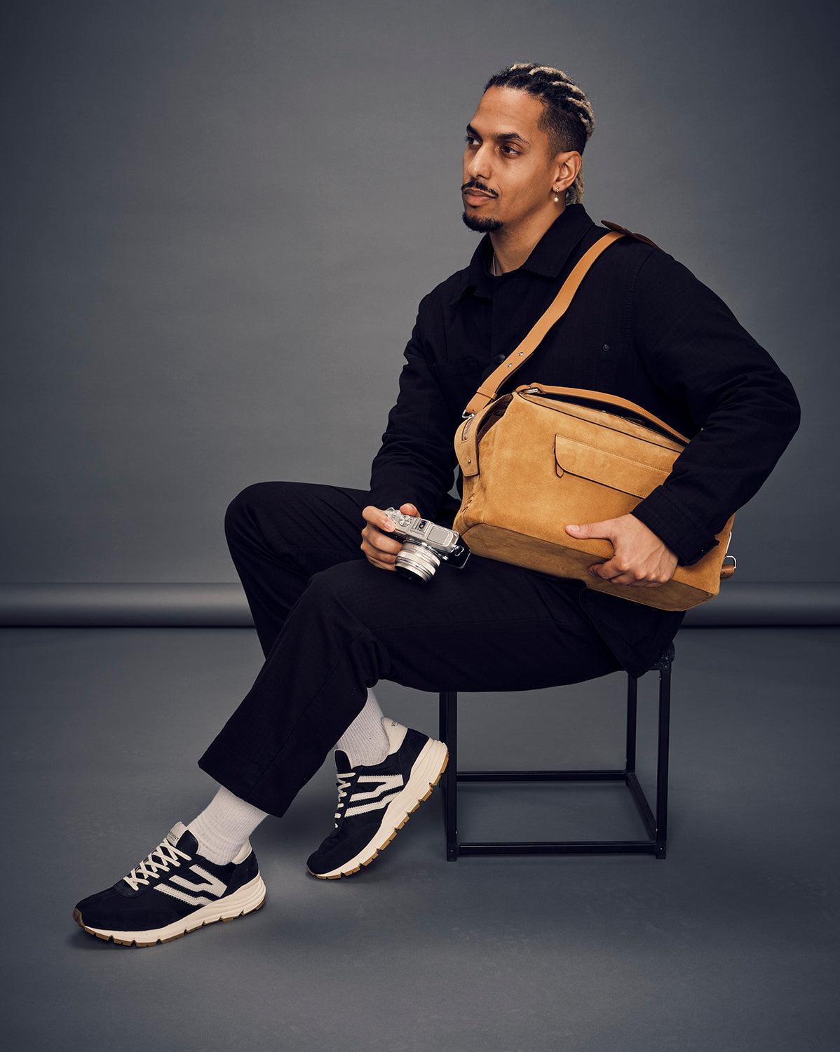 VIVVANT｜Liberty 自由之風駝色麂皮相機包