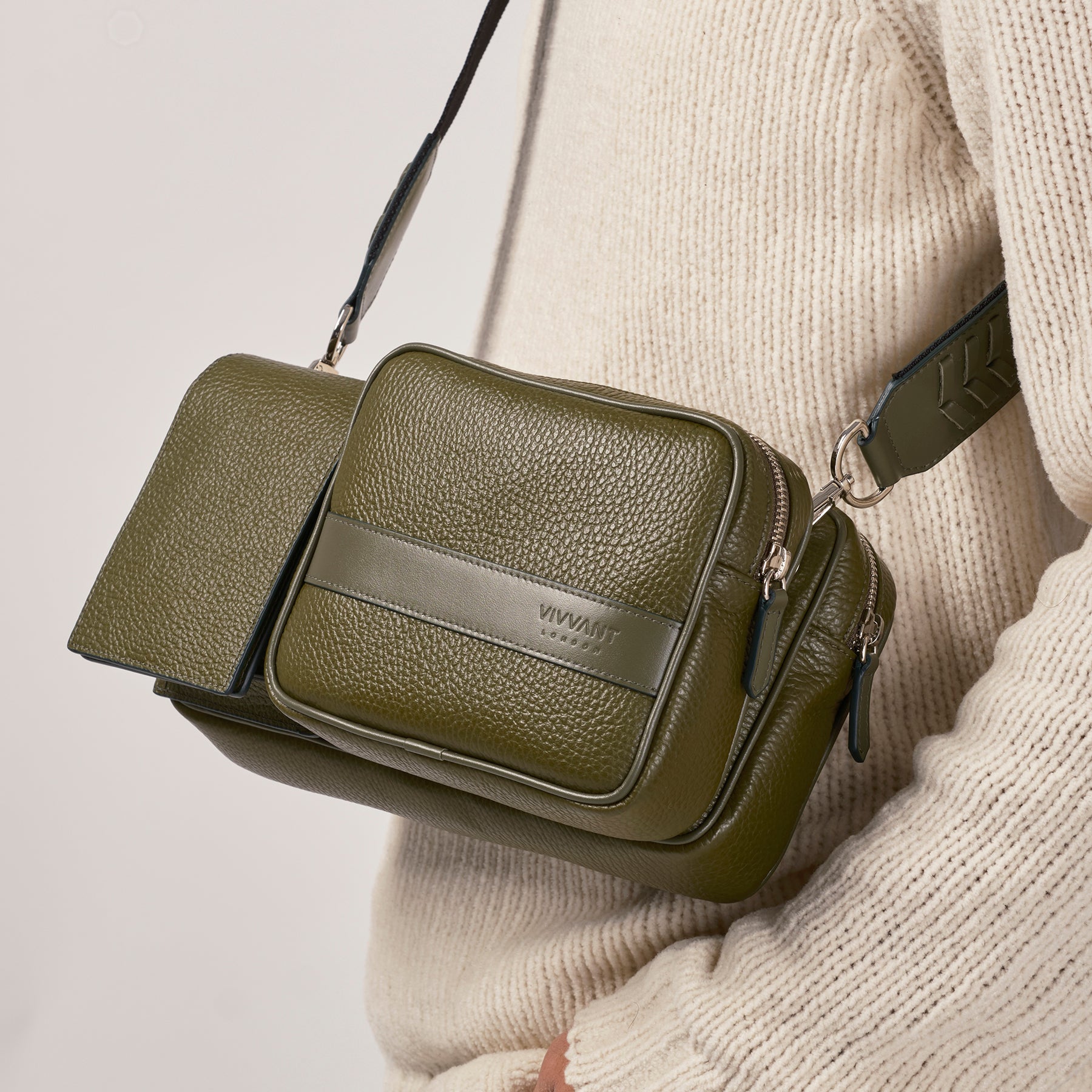 VIVVANT｜Gemini 雙子星皮革子彈包 (軍綠)